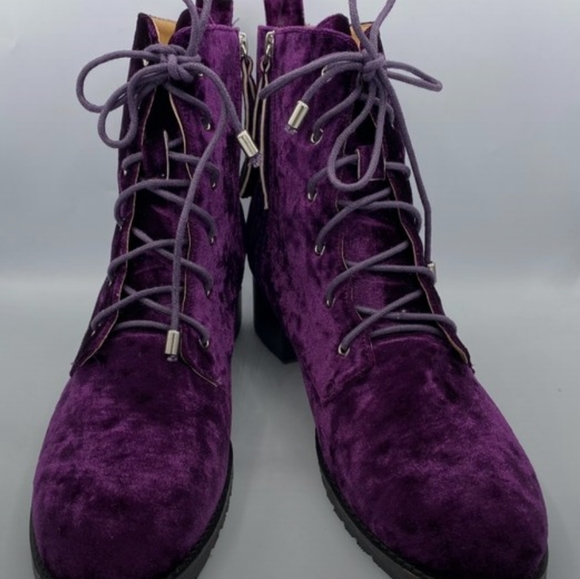 Boots - Picture 2 of 2